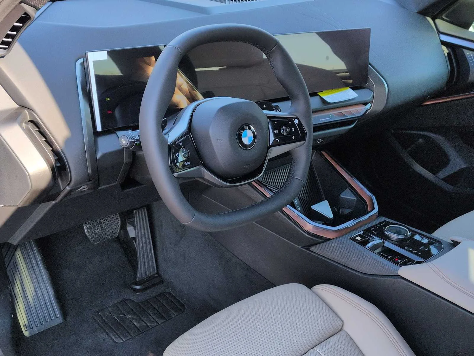 New 2026 Arctic Race Blue metallic BMW 30 xDrive image 10