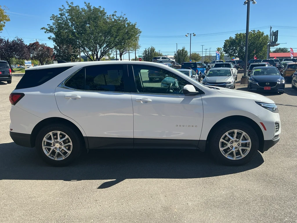 Used 2024 Summit White Chevrolet LT image 4