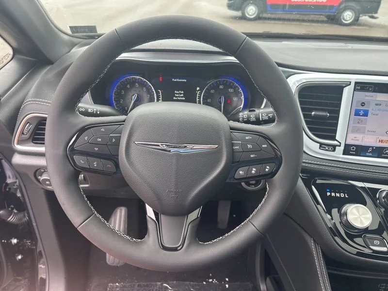 2026 Chrysler Pacifica Limited - Photo 18