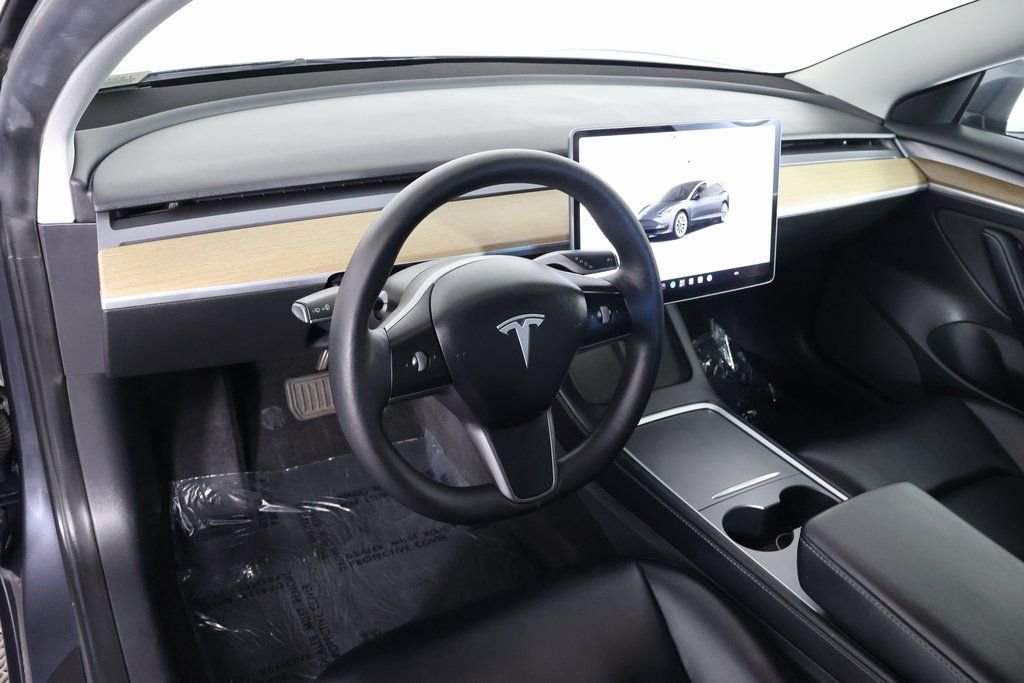 Used 2022  Tesla Base image 7