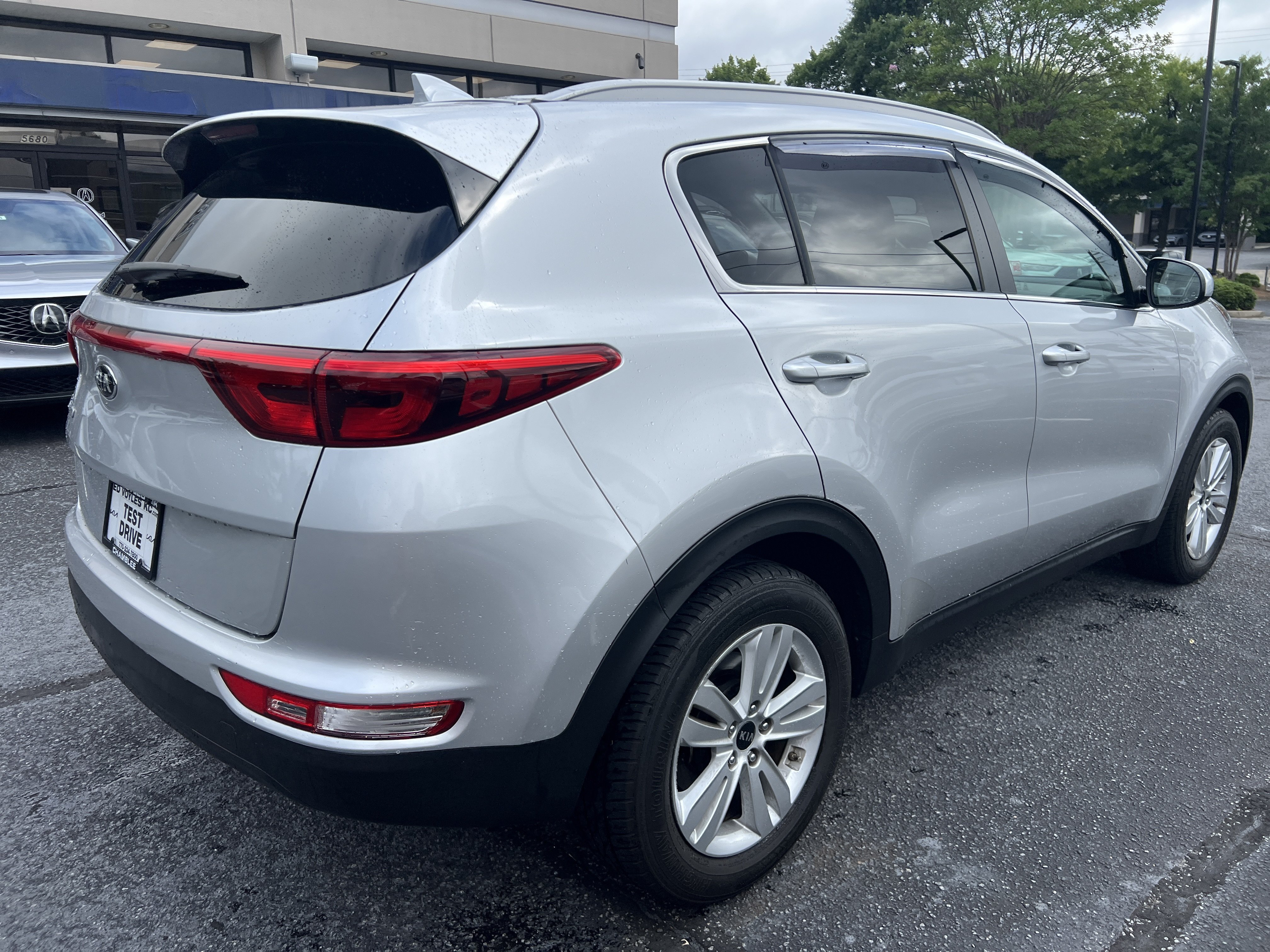 Used 2017 Sparkling Silver Kia LX image 5