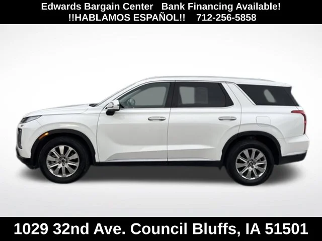 Used 2025 White Hyundai SEL image 4