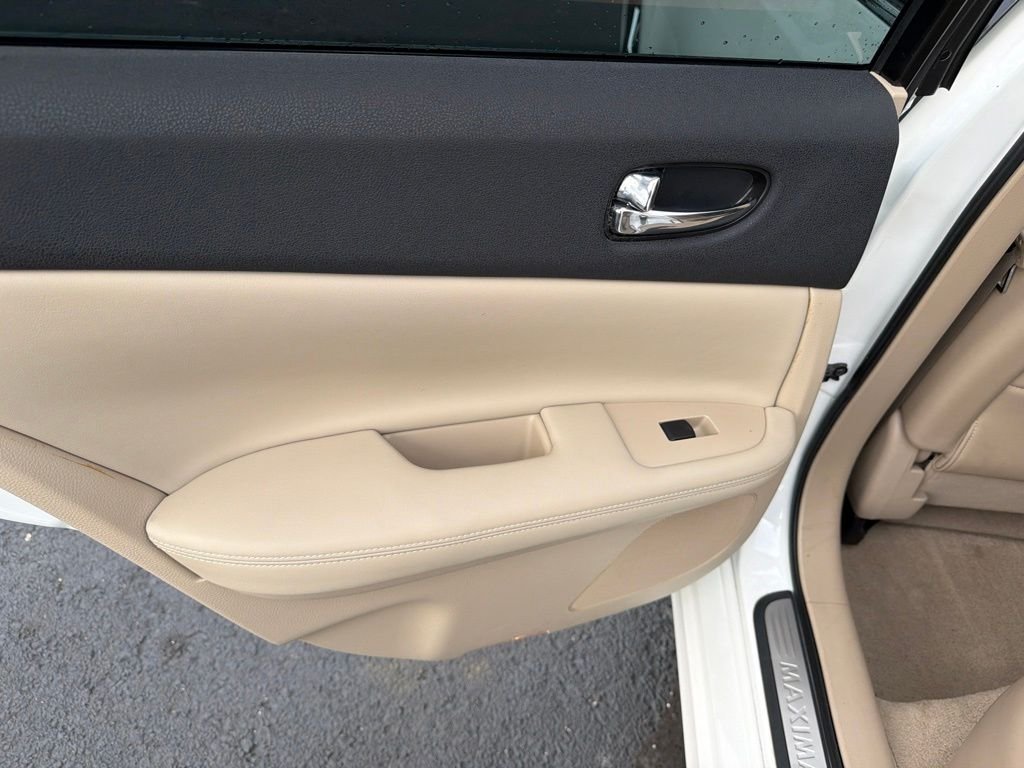 Used 2012 White Nissan 3.5 SV image 12