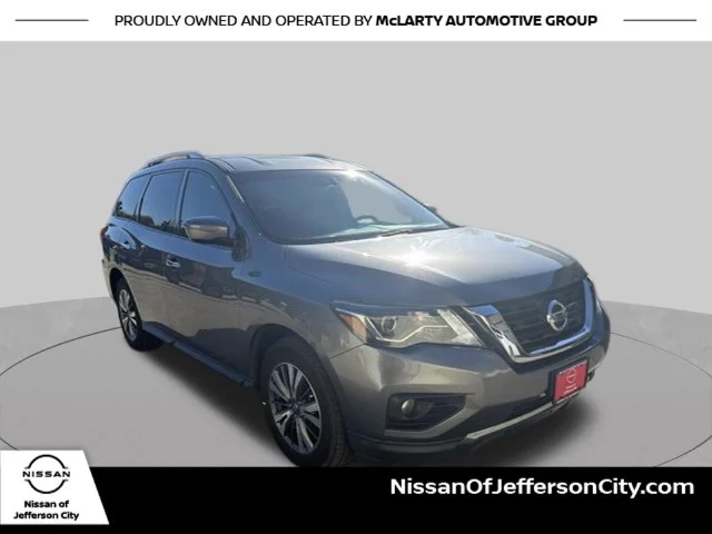 2017 Nissan Pathfinder SV
