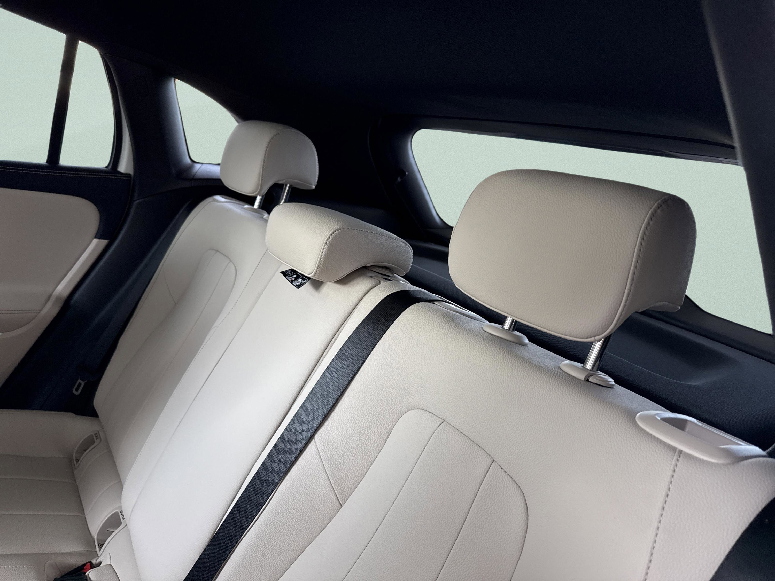 New 2026 Polar White Mercedes-Benz GLA 250 image 20