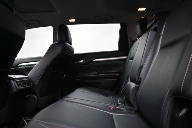 Used 2019 Blue Toyota XLE image 11