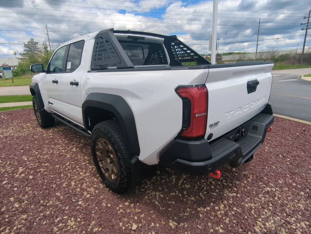 2026 Toyota Tacoma Trailhunter - Photo 6