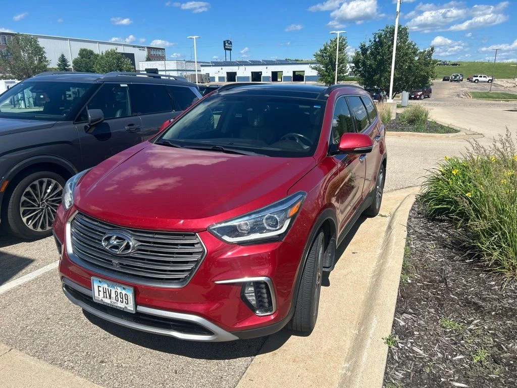 Used 2018 Red Hyundai SE Ultimate image 2