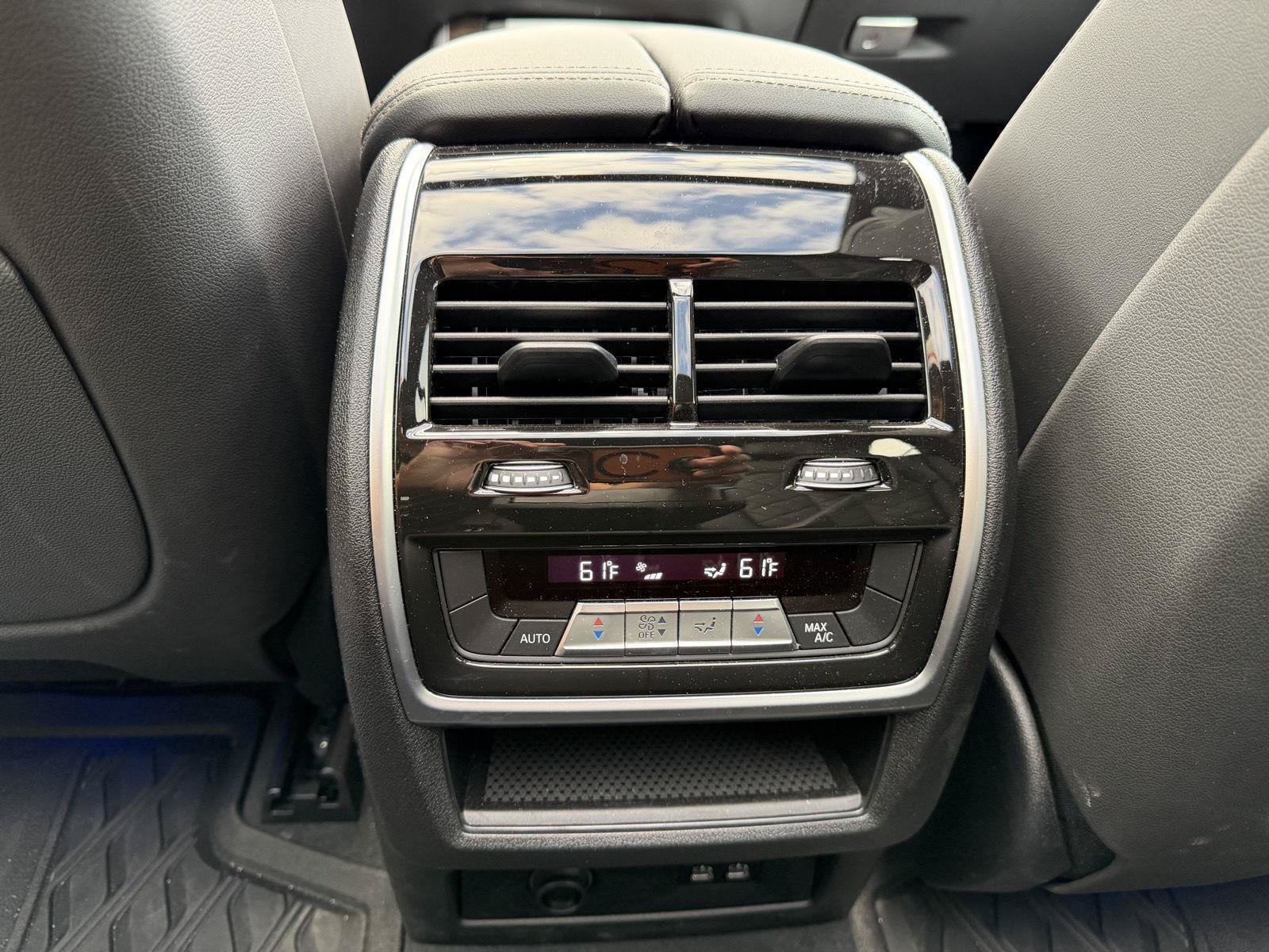 Used 2025 Skyscraper Grey Metallic BMW sDrive40i image 18