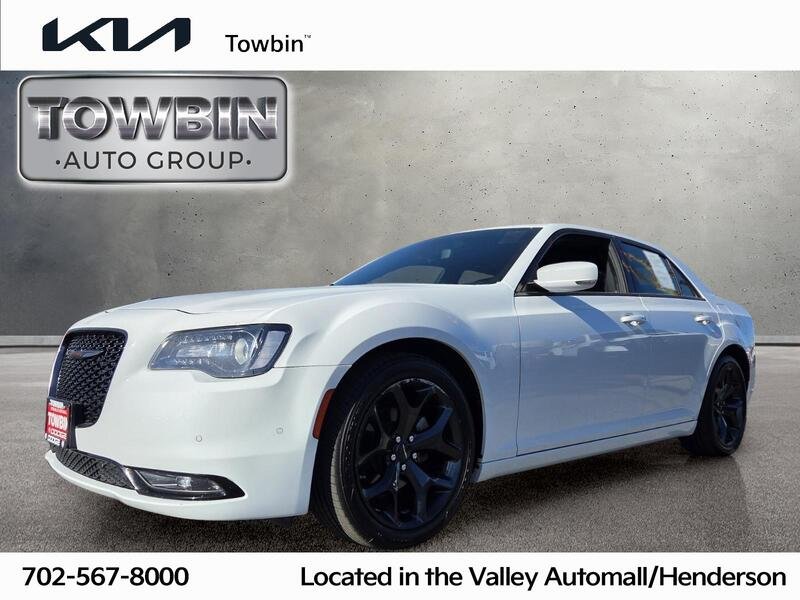 2023 Chrysler 300 S's photo