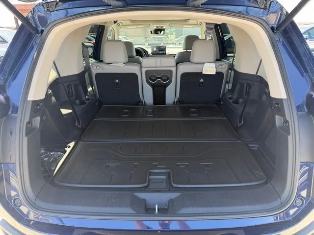 Used 2023  Honda Touring image 14