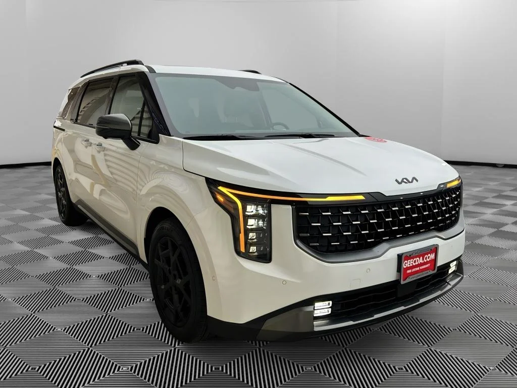 New 2026 Snow White Pearl Kia SX Prestige image 3