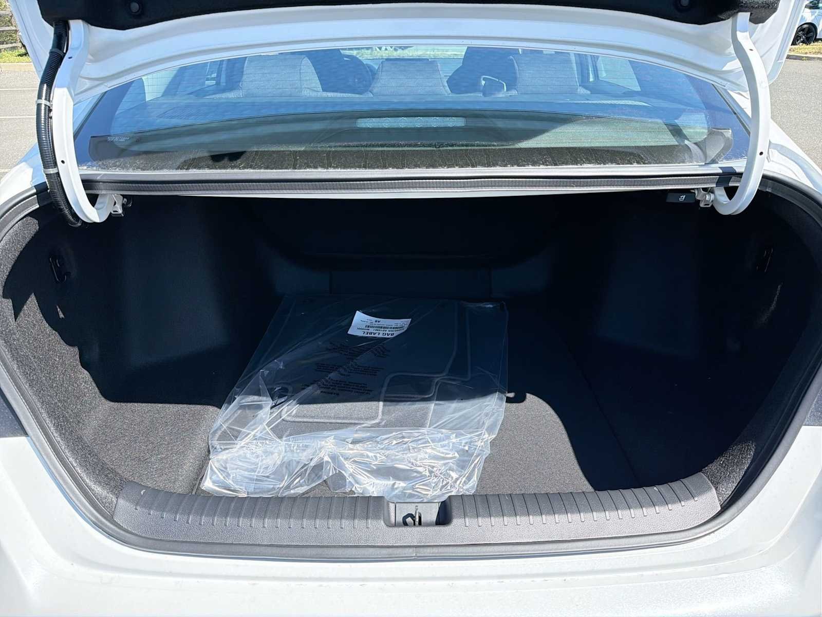 New 2026 Platinum White Pearl Honda LX image 31
