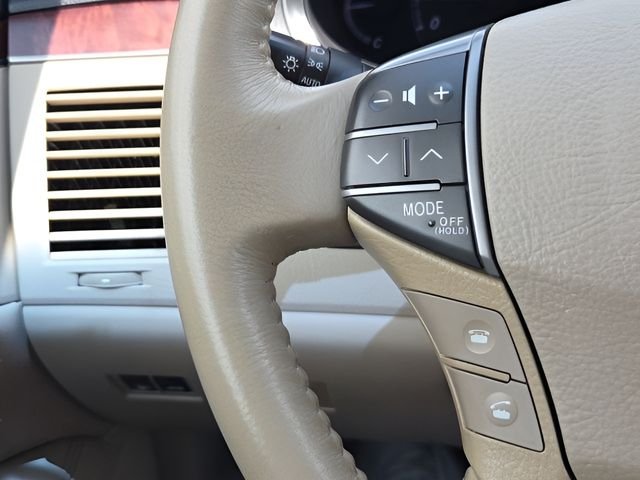Used 2011 Red Toyota Base image 21