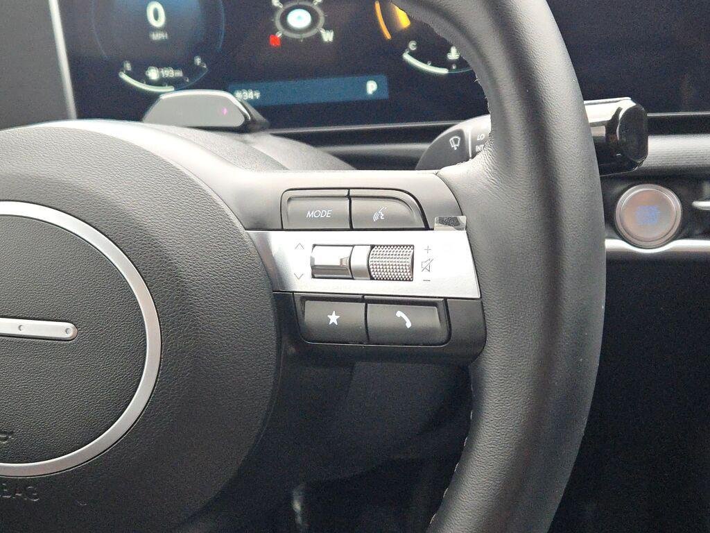 New 2025 Red Hyundai SEL Convenience FWD image 36