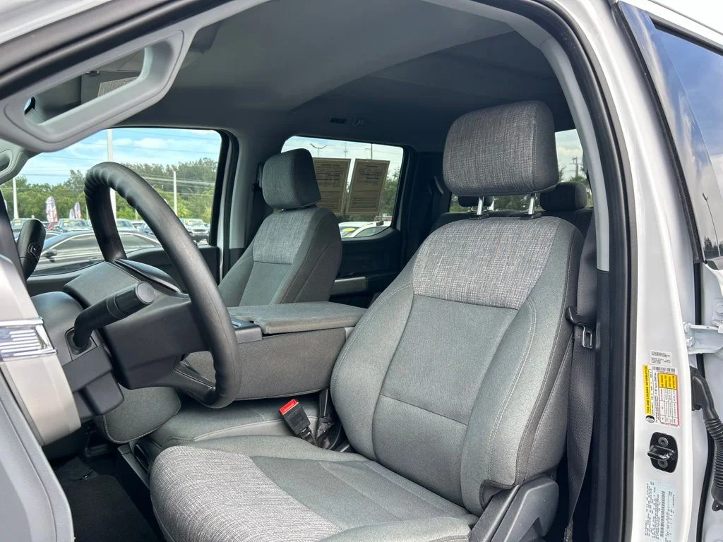 Used 2025 Oxford White Ford XLT image 20