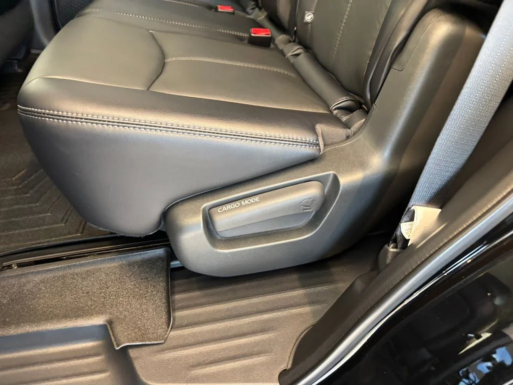 Used 2019 Black Nissan SL image 28