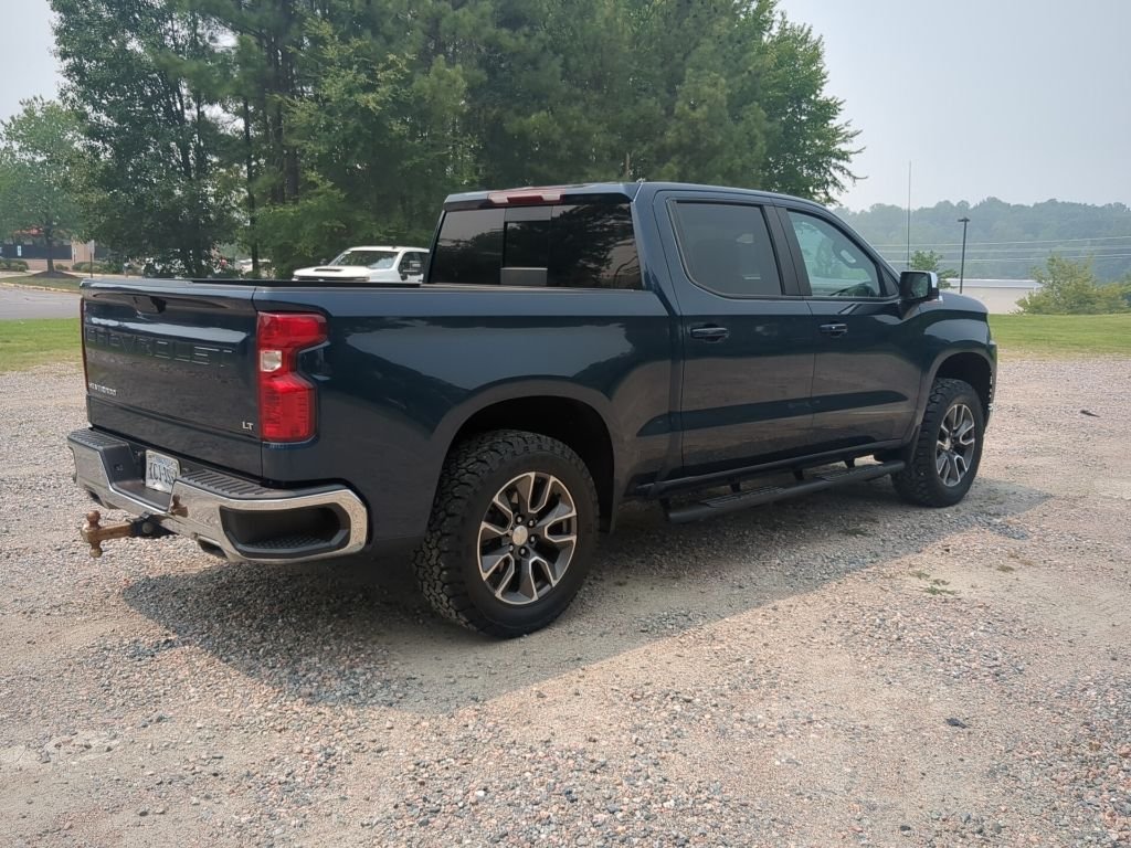 Used 2022 Blue Chevrolet LT image 5