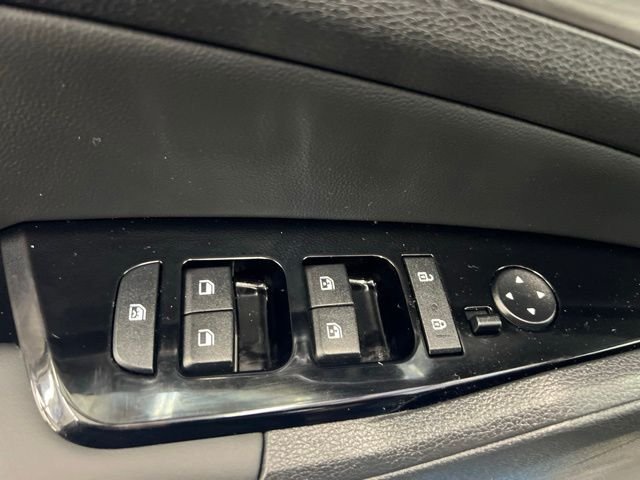 Used 2025 Green Kia X-Line image 4