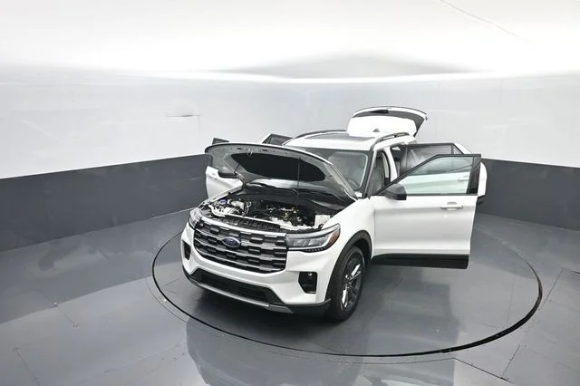 New 2026 Star White Metallic Tri-Coat Ford Active image 39