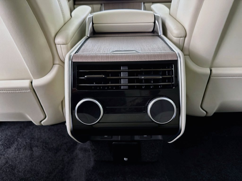 New 2027 Varesine Blue Land Rover Autobiography image 27