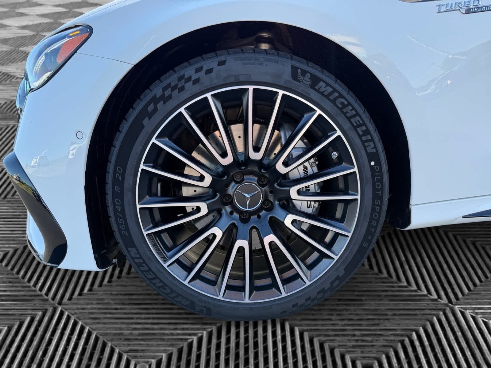 New 2026 Polar White Mercedes-Benz AMG® E 53 E image 9