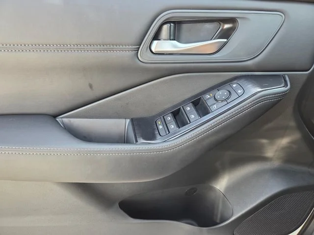 New 2026 Everest White Pearl TriCoat Nissan Dark Armor™ image 22