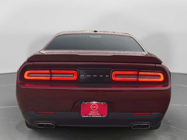 Used 2020 Red Dodge SXT image 5