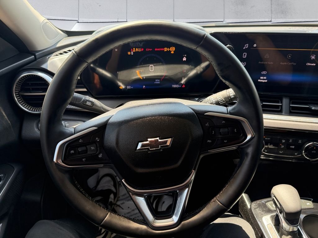 Used 2025 White Chevrolet ACTIV image 9