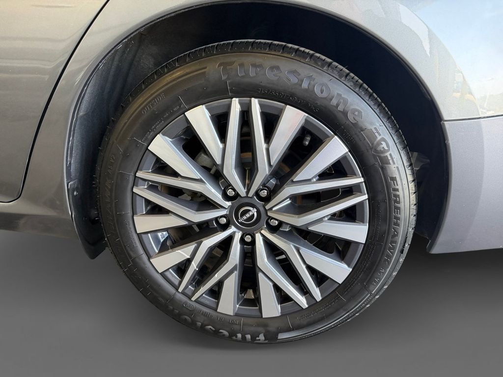 Used 2023 Gray Nissan 2.5 SV image 17