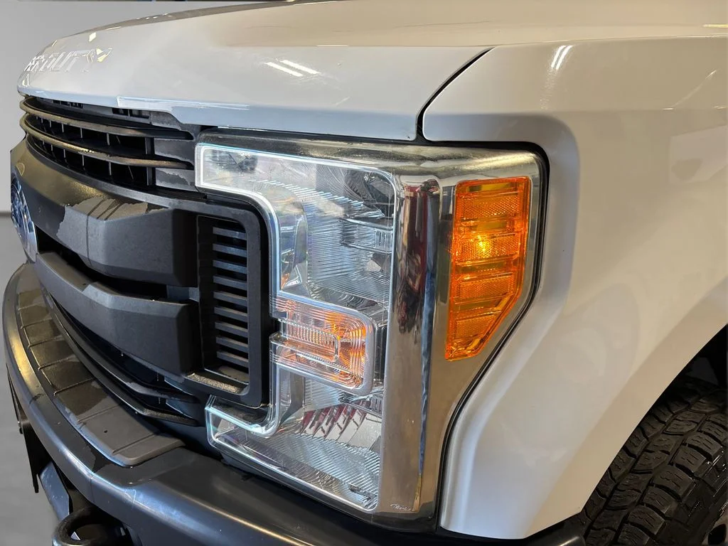 Certified Used 2017 Oxford White Ford XL image 21