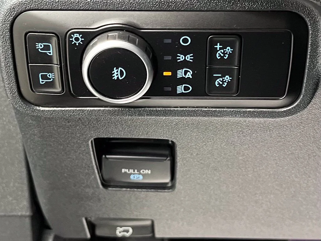 Used 2025 Black Ford Outer Banks image 32