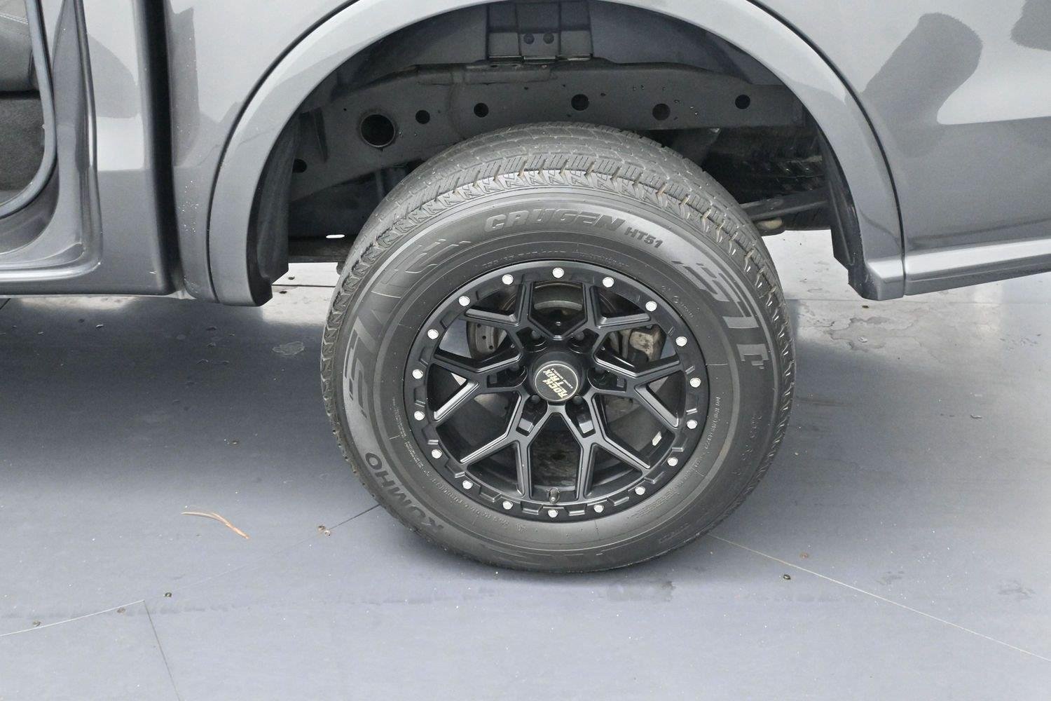Used 2019 Magnetic Ford XLT image 31