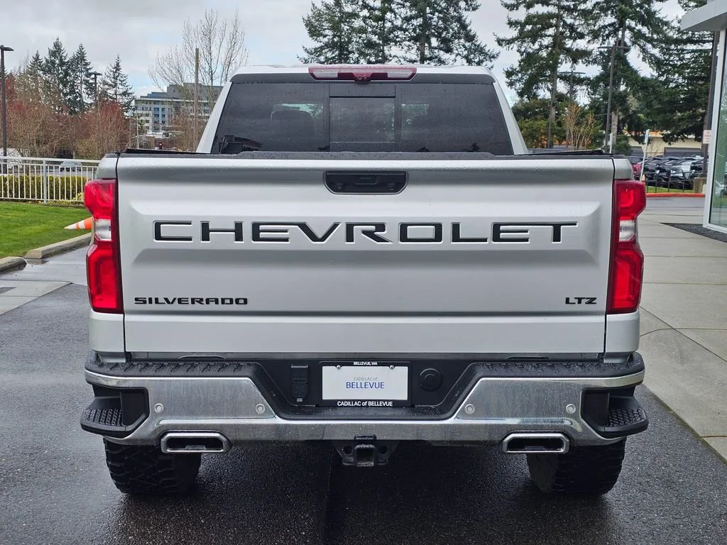 Used 2022 Silver Ice Metallic Chevrolet LTZ image 4