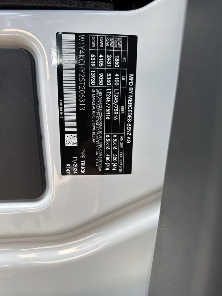 Used 2025 White Mercedes-Benz  image 21