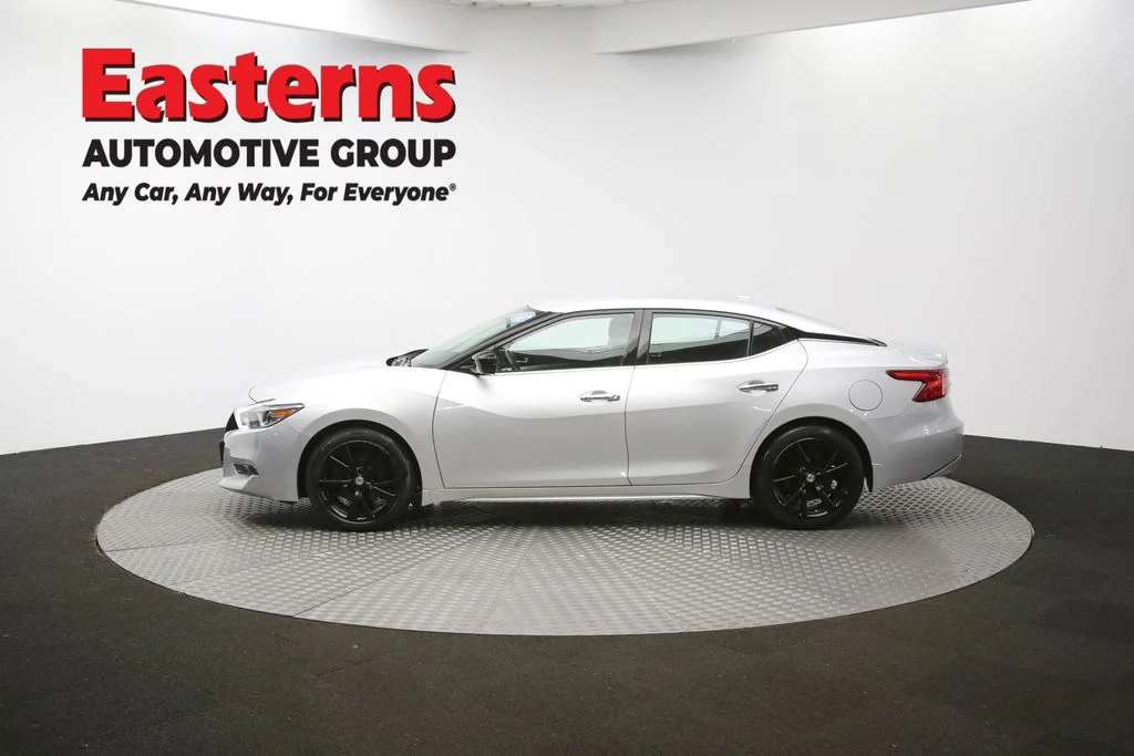 Used 2018 Silver Nissan 3.5 S image 59