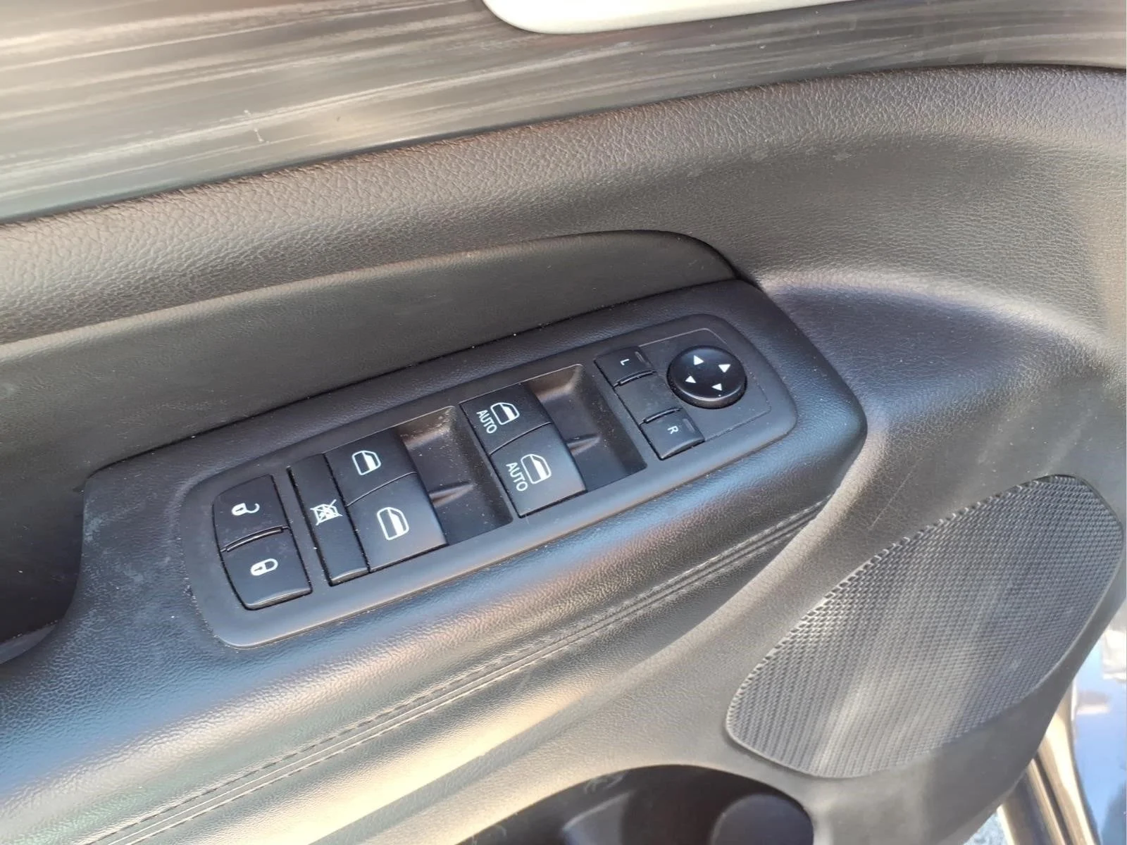 Used 2021 Granite Crystal Metallic Clearcoat Jeep Laredo X image 14