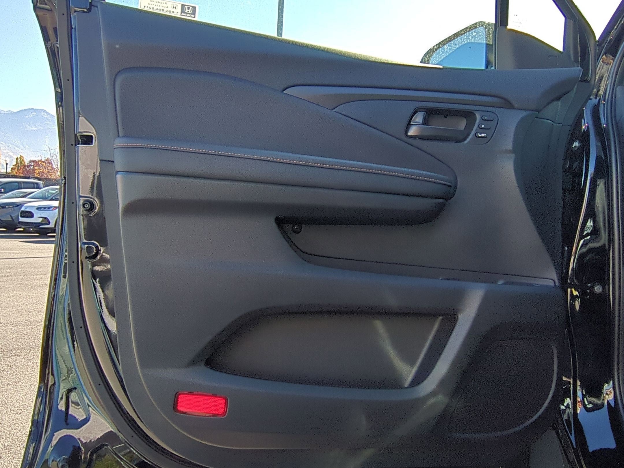 2025 Honda Ridgeline TrailSport - Photo 8