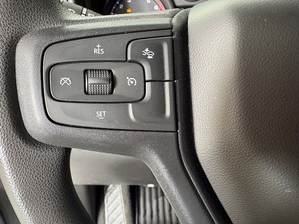Used 2024 White Chevrolet Custom image 29