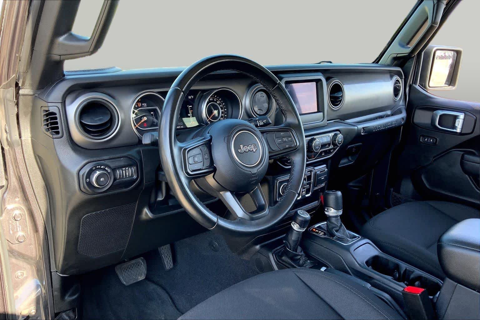 Used 2022 Granite Crystal Metallic Clearcoat Jeep Unlimited Sport S image 17