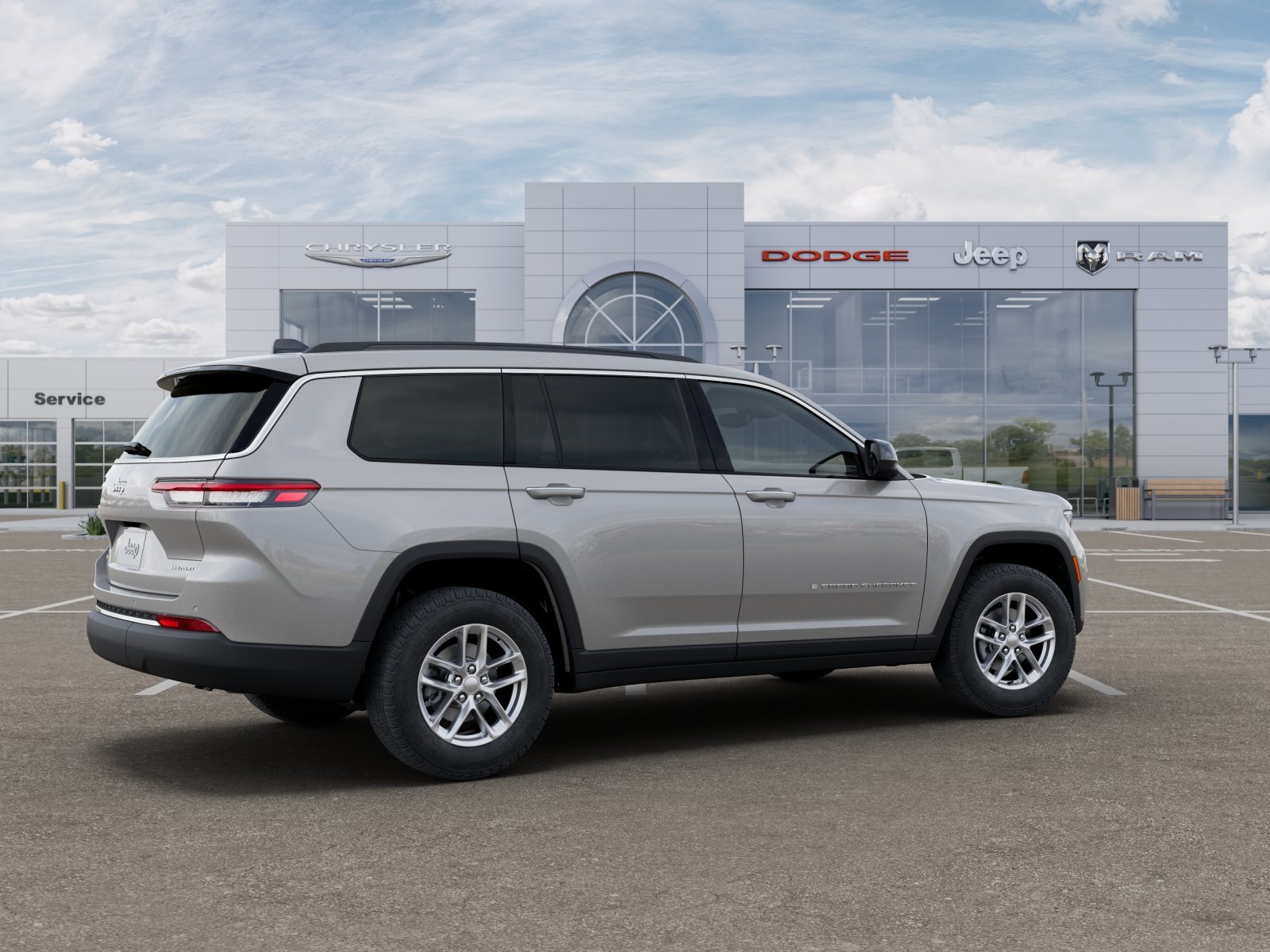 New 2025 Silver Zynith Exterior Paint Jeep Laredo X image 16