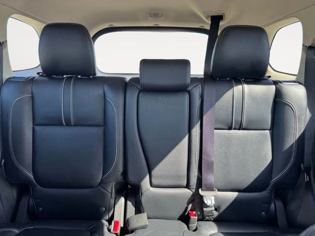 Used 2018  Mitsubishi SEL image 22