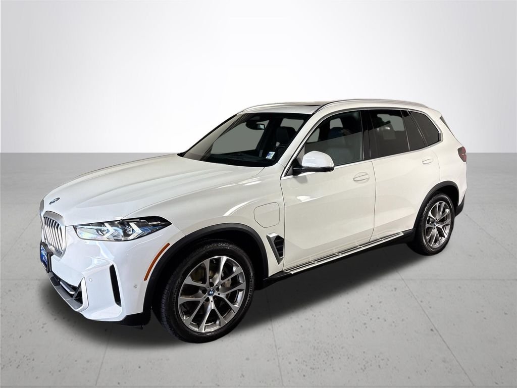 Used 2025 Alpine White BMW xDrive50e image 2