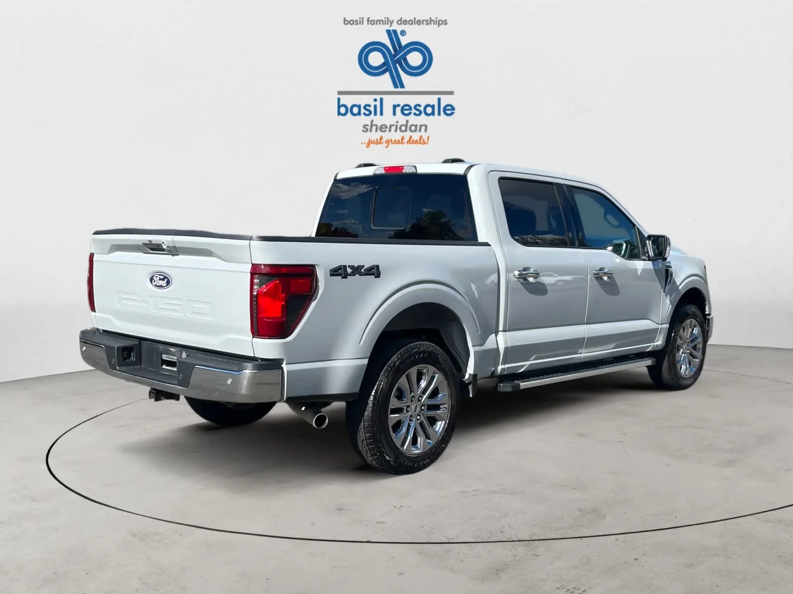 Used 2024 Avalanche Ford XLT image 3