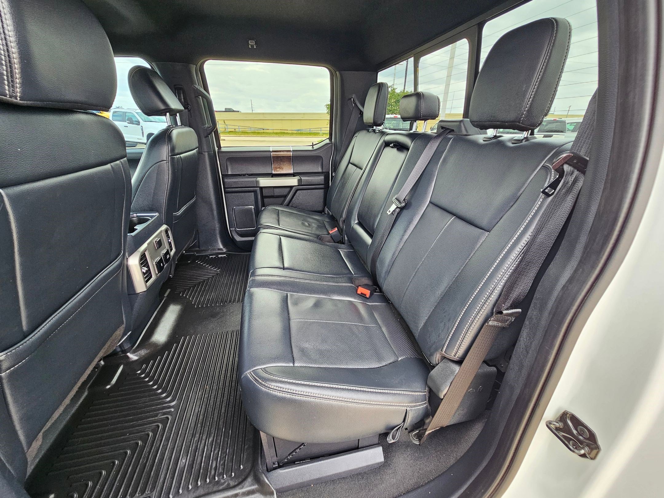 Used 2022 Star White Ford Lariat image 25