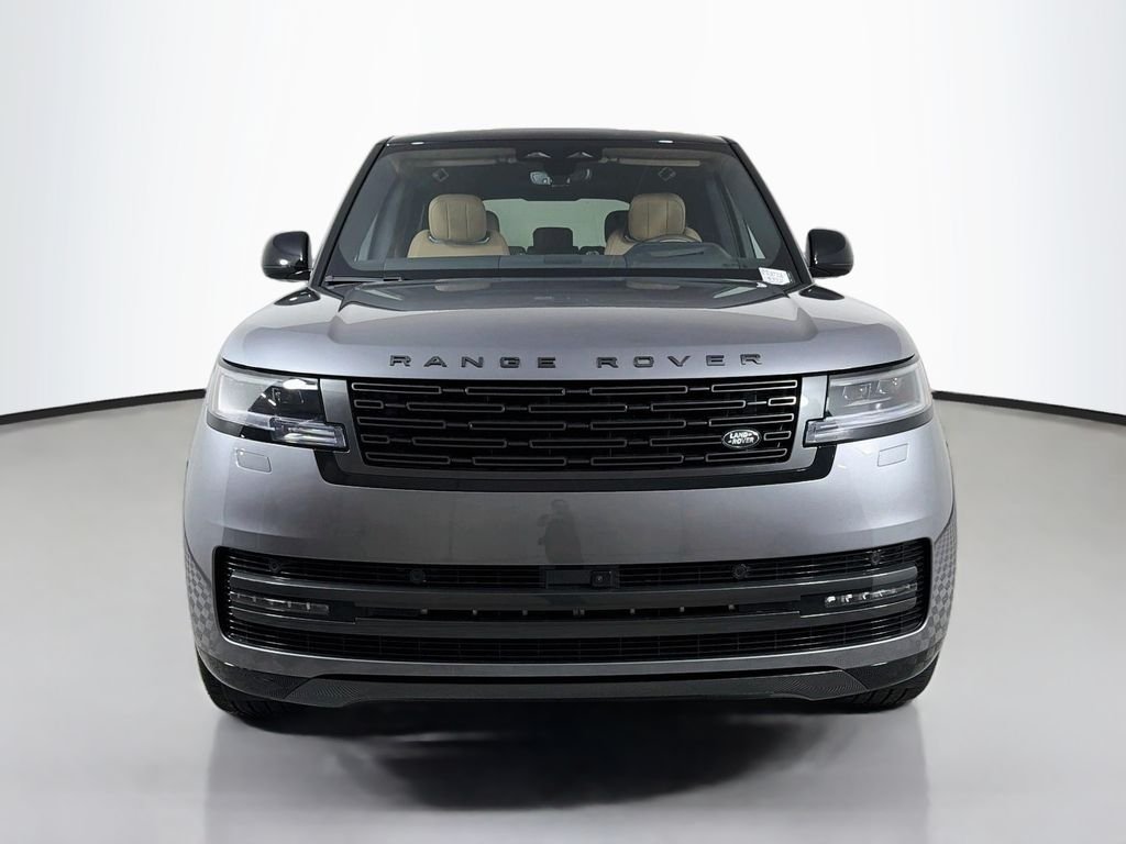 New 2026 Eiger Grey Land Rover SE image 2