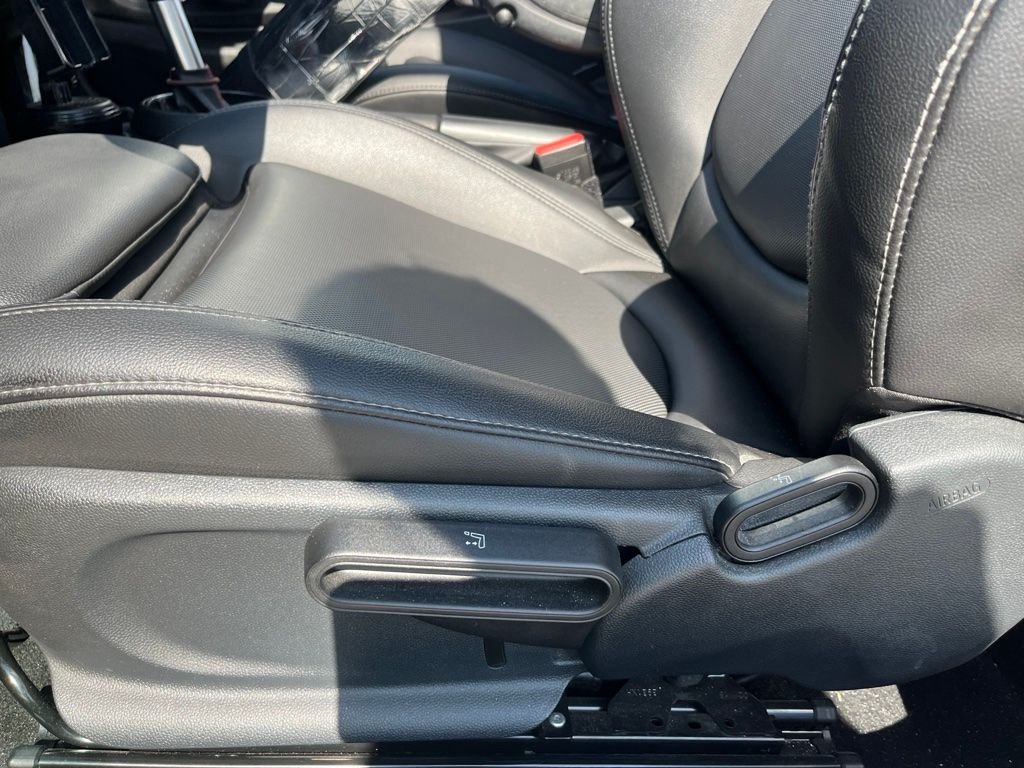 Used 2019 Gray MINI Signature image 10