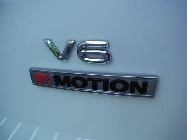 Used 2019 White Volkswagen 3.6L V6 SE image 10