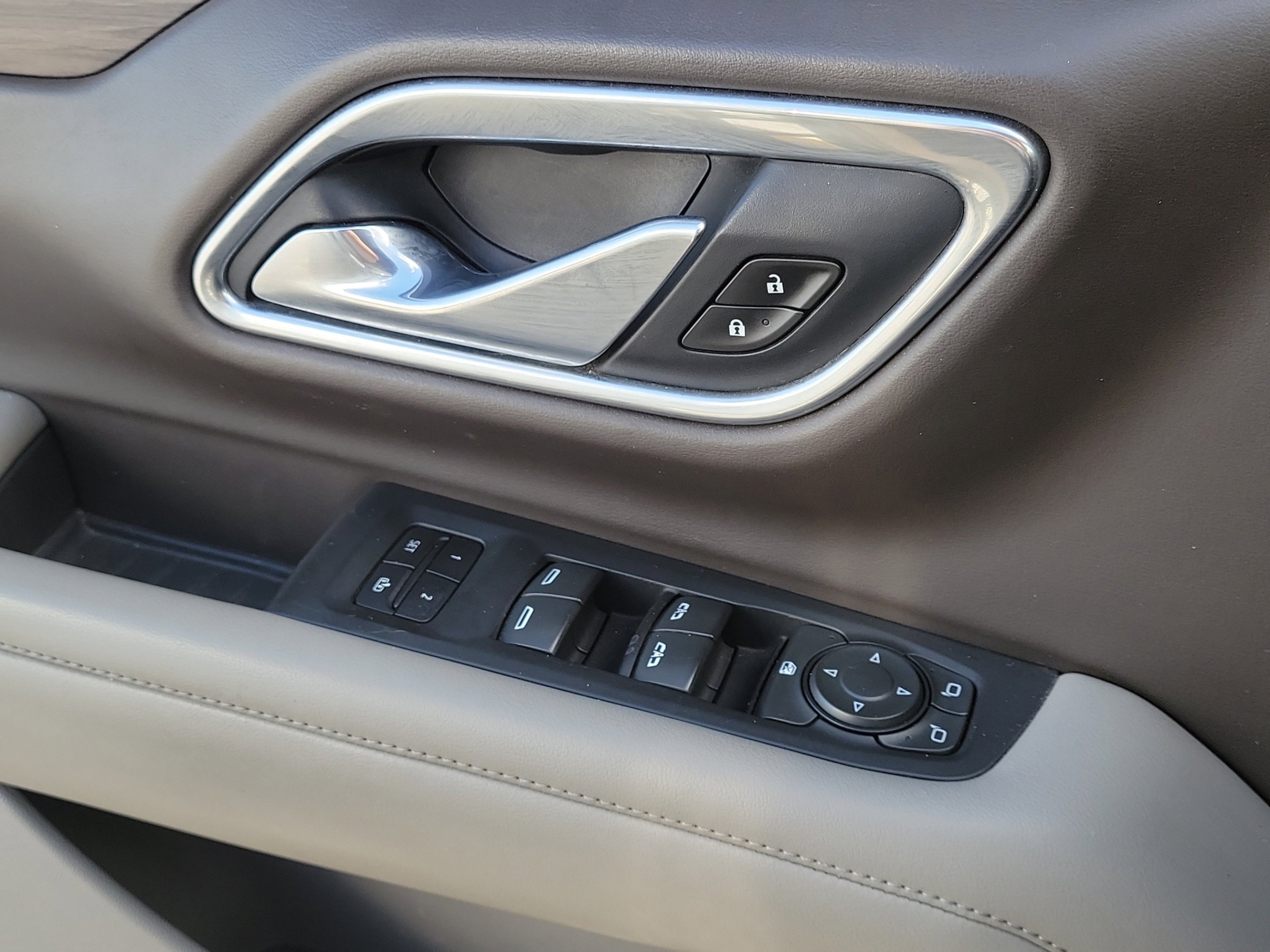 Used 2021 Shadow Gray Metallic Chevrolet LT image 27