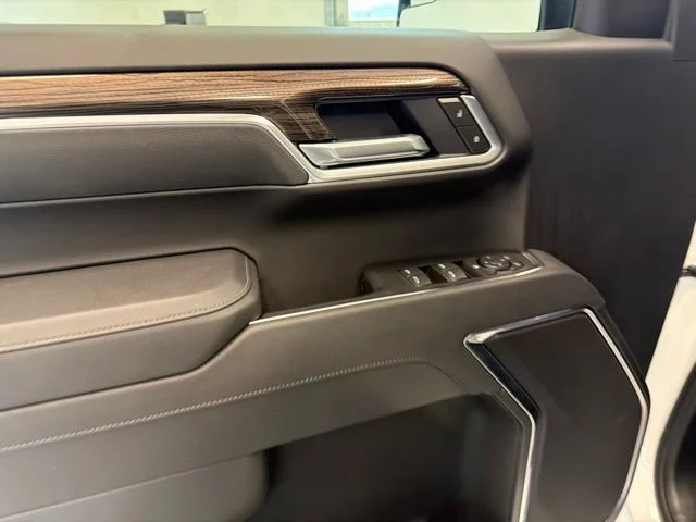 New 2026 Summit White Chevrolet LT image 39